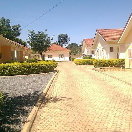 Corinya Serviced Apartments Entebbe Eksteriør bilde